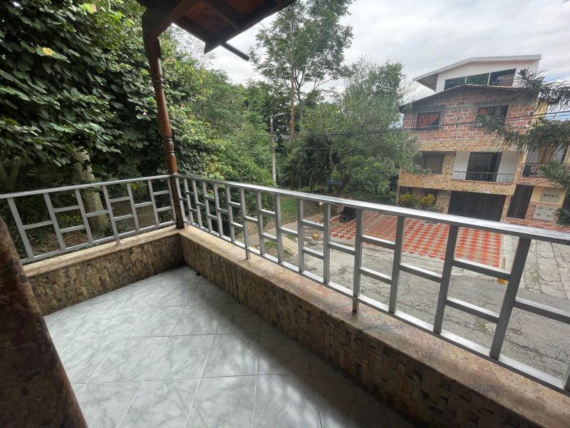 Casa disponible para Arriendo en Medellin Buenos Aires Foto numero 1