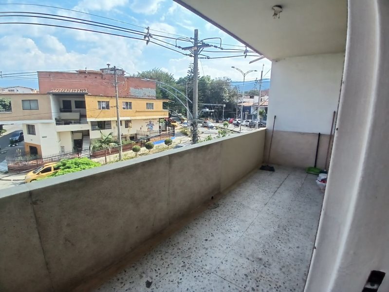 Casa-local disponible para Arriendo en Medellin Laureles Foto numero 1
