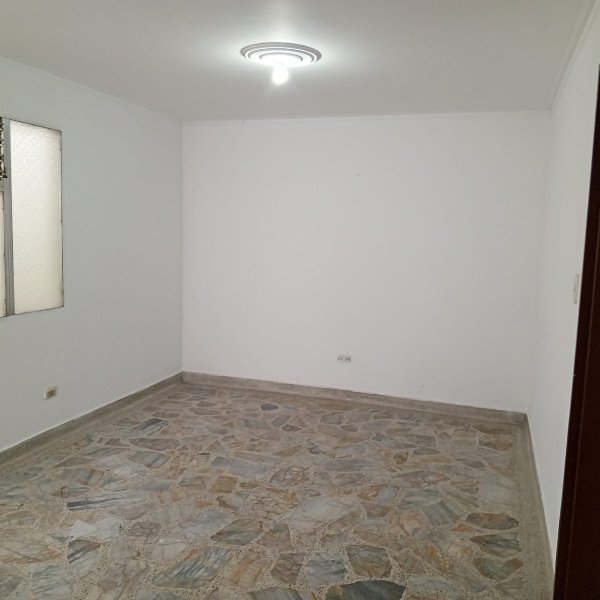 Casa-local disponible para Arriendo en Medellin Guayabal Foto numero 1