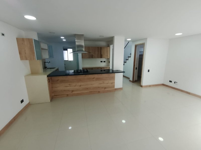 Casa disponible para Arriendo en Envigado Loma Del Atravesado Foto numero 1