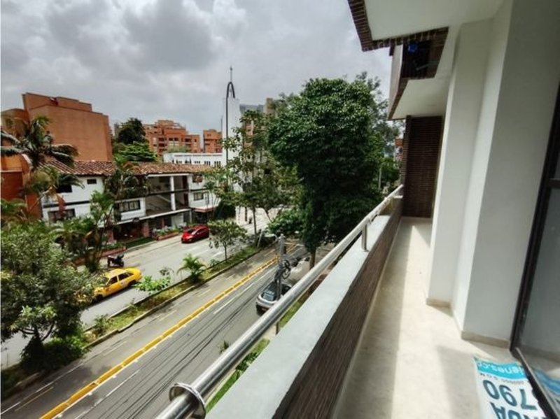 Bodega disponible para Arriendo en Medellin Laureles Foto numero 1