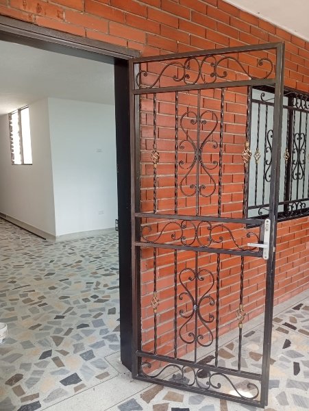 Casa disponible para Arriendo en Medellin La America Foto numero 1