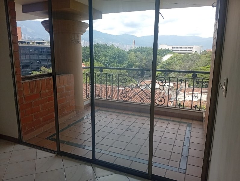 Apartamento disponible para Arriendo en Medellin Laureles Foto numero 1