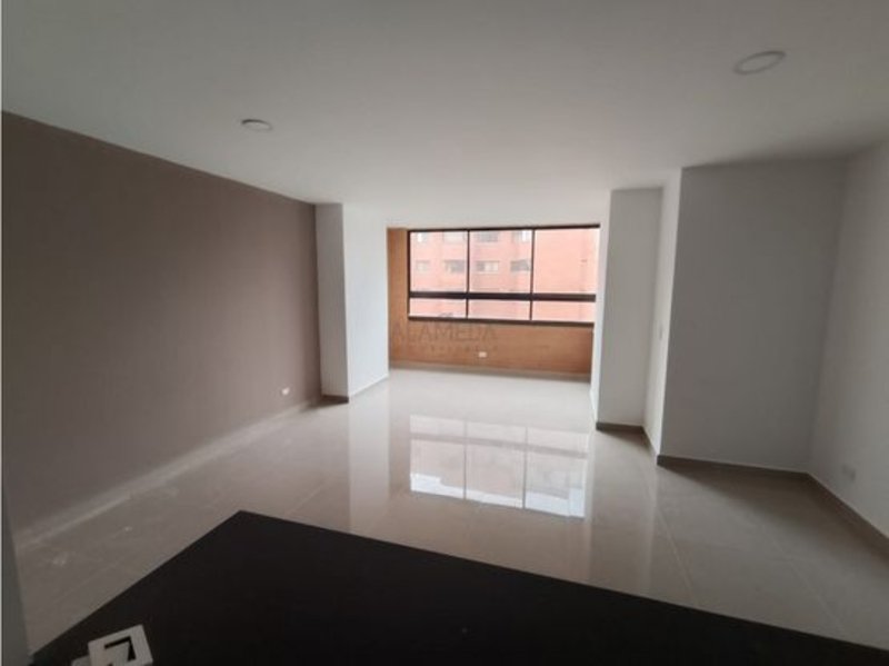 Apto-Loft disponible para Venta en Medellin Laureles Foto numero 1