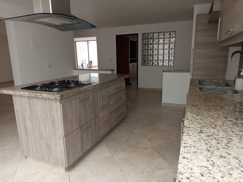 Casa disponible para Arriendo en Medellin Castellana Foto numero 1
