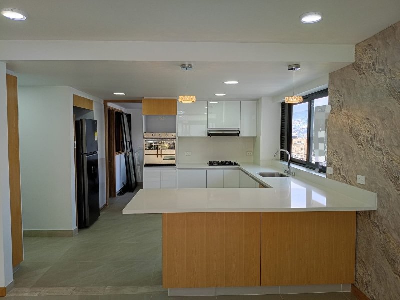 Apartamento disponible para Arriendo en Medellin Poblado Foto numero 1